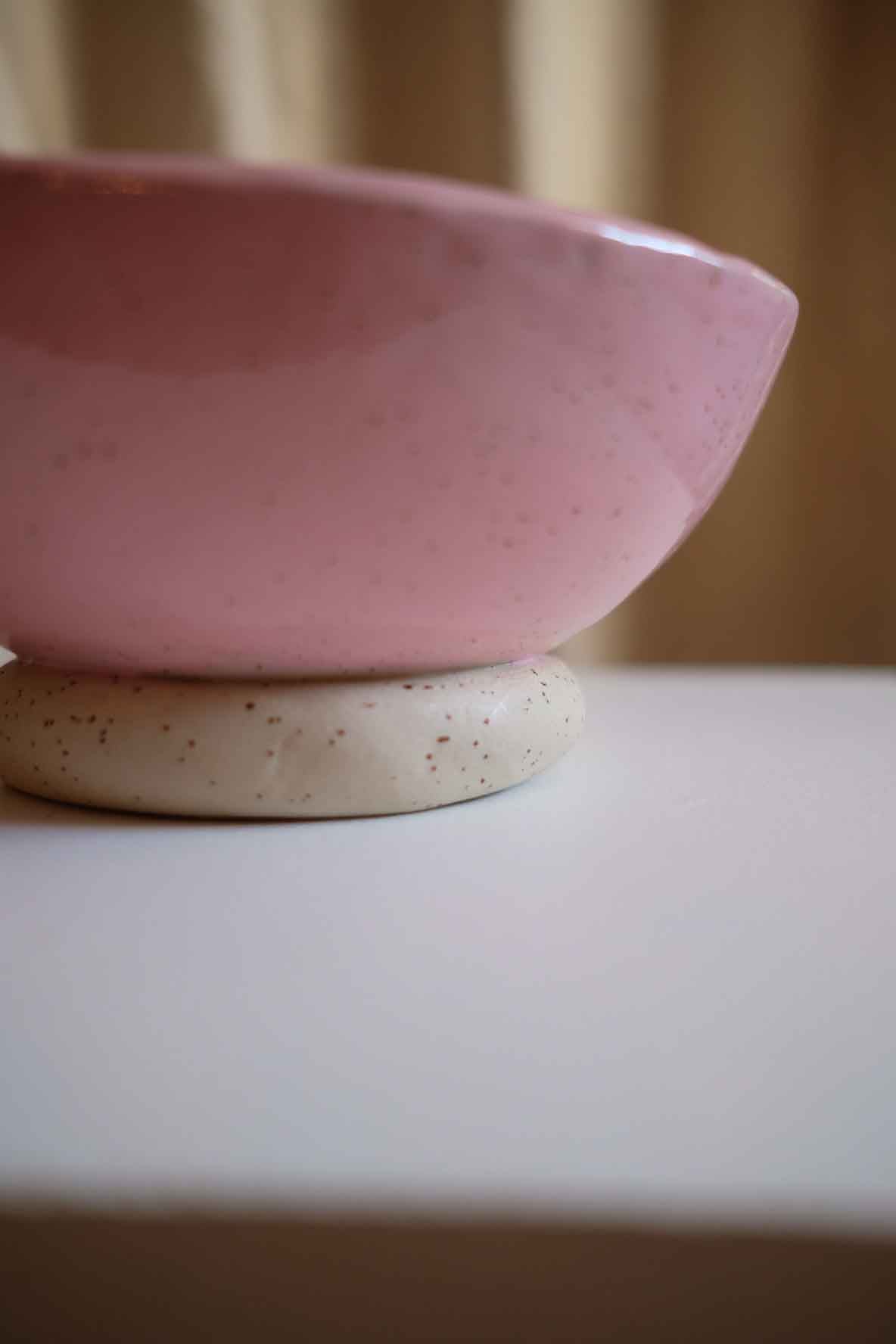 Allt-i-allo skål - Rosa donut