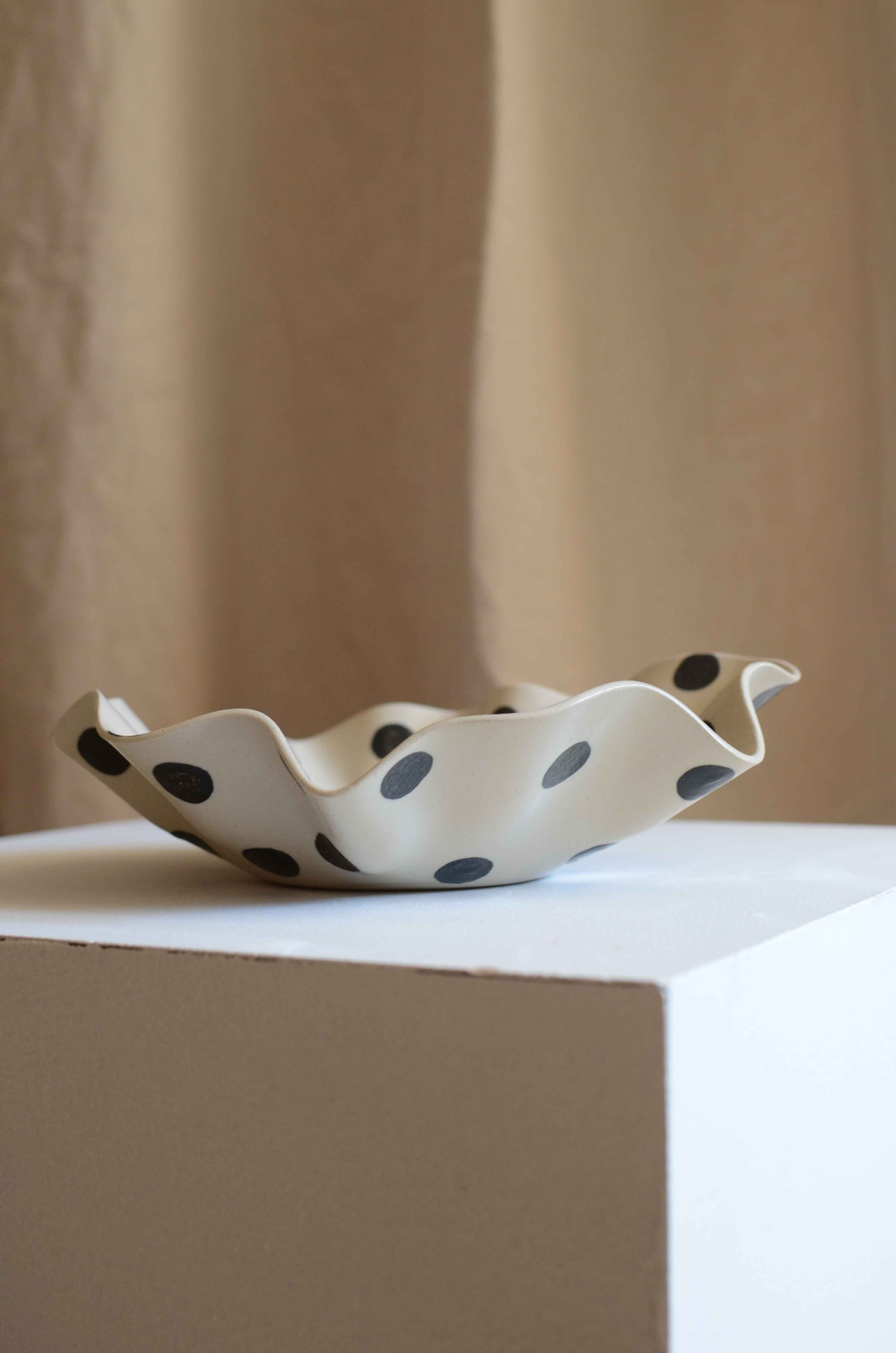 Vågig skål - Polka dot