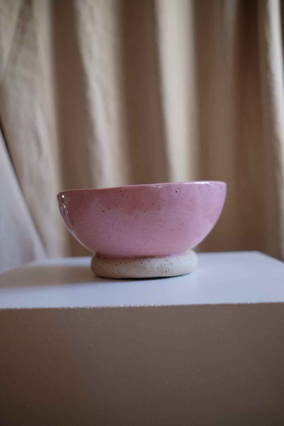 Allt-i-allo skål - Rosa donut